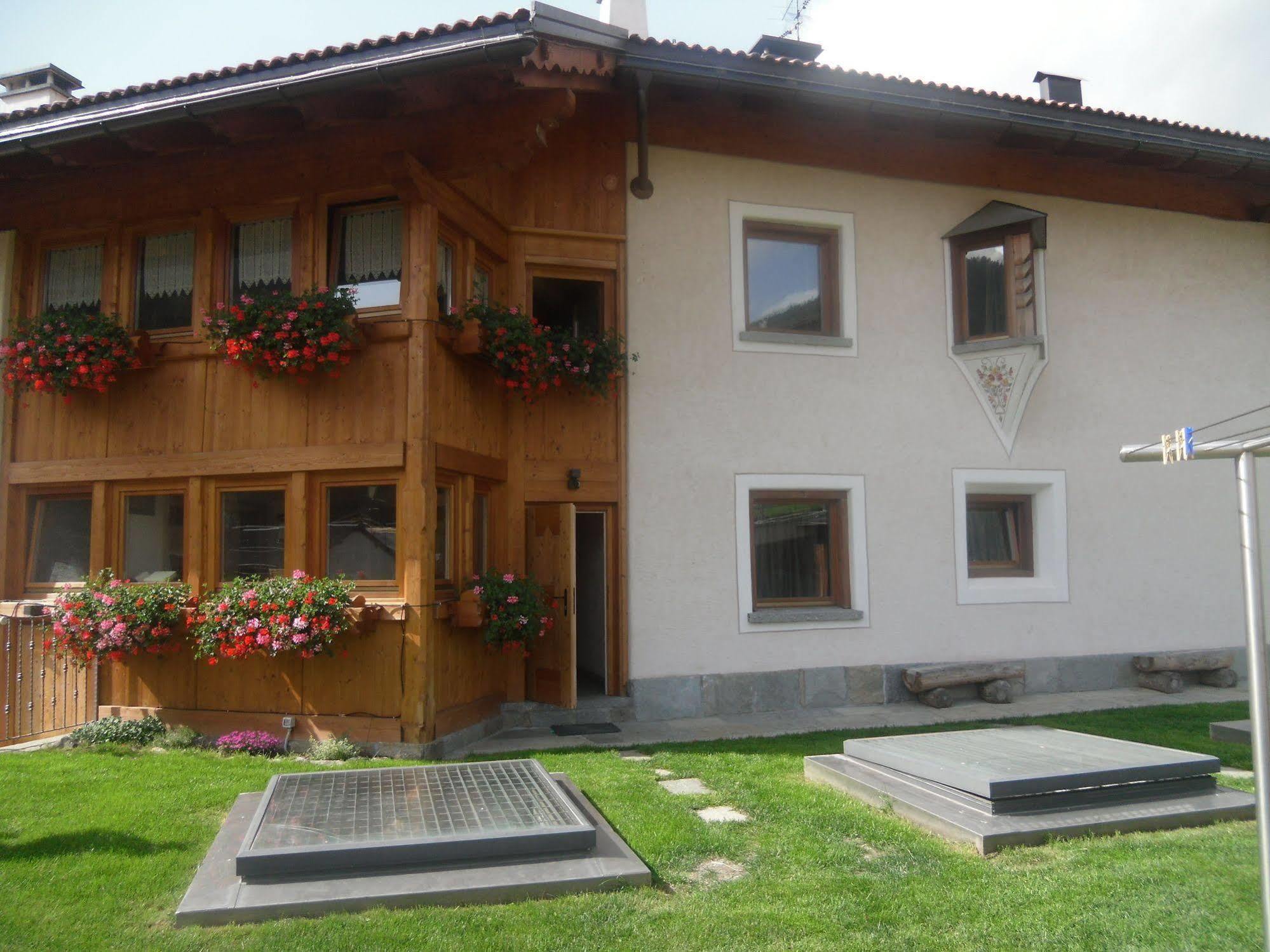 Chalet La Rugiada Bormio Bagian luar foto