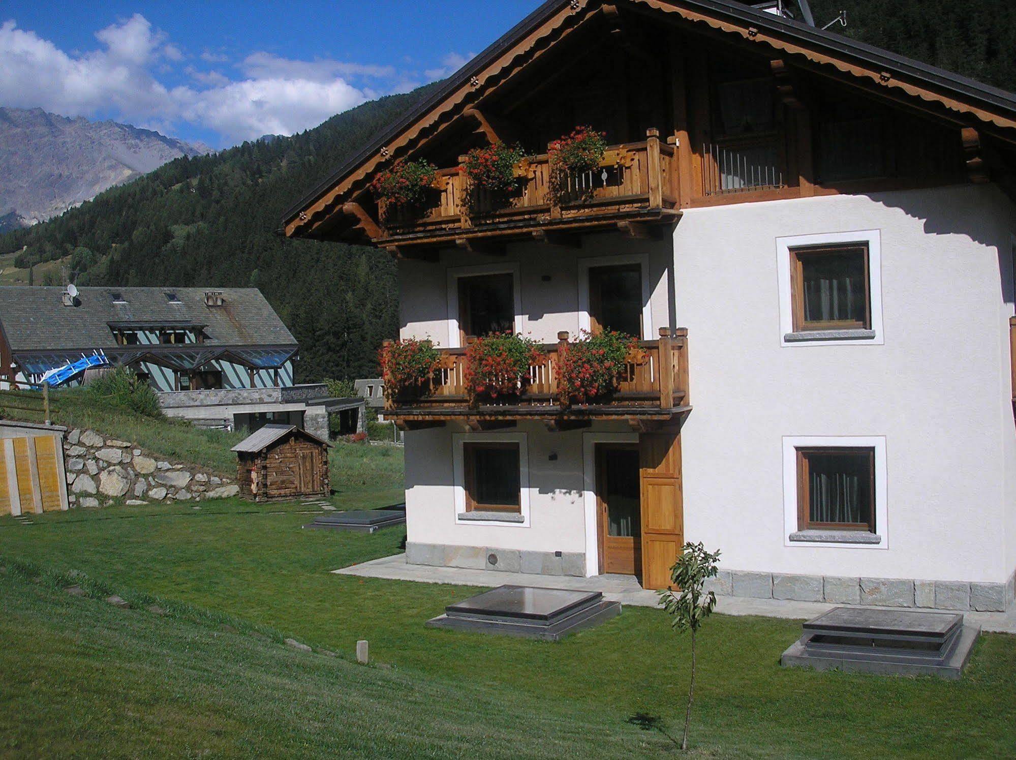 Chalet La Rugiada Bormio Bagian luar foto